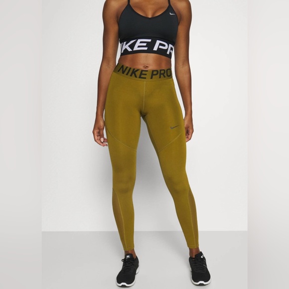 Nike Pants - Sold on Ⓜ️